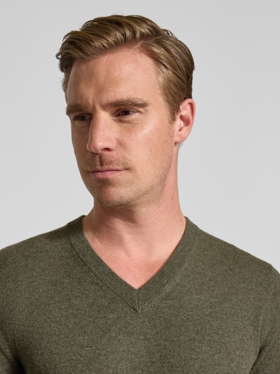 Christian Berg Men Strickpullover aus Wolle-Kaschmir-Mix mit V-Ausschnitt Oliv Melange 3