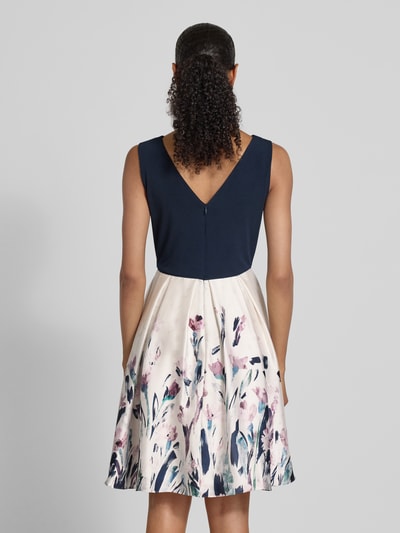 Christian Berg Cocktail Knielanges Cocktailkleid mit Rundhalsausschnitt Marine Melange 5