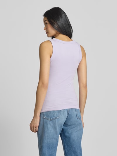 Marc Cain Tanktop mit geripptem U-Ausschnitt Flieder 5