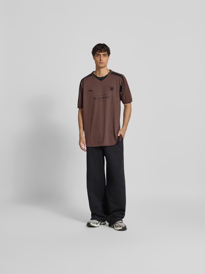 VETEMENTS Regular Fit Trikot mit Motiv-Stitching Mittelbraun 1