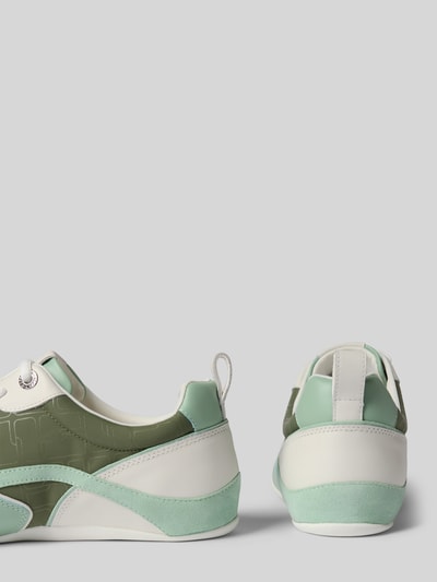 Produktfoto, Sneaker mit Schnürung im Retro-Look von Marc Cain Bags & Shoes, grün-weiße Töne, Gummisohle, abgerundete Spitze, 1 cm Absatzhöhe, 9 cm Schafthöhe und Schaftweite, glatte und samtige Texturen