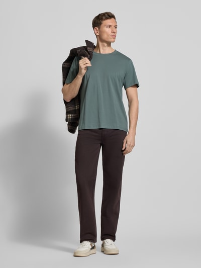 Męski model nosi Regular Fit T-shirt aus reiner Baumwolle Modell 'ASPAN' von Selected Homme, efekt: jednolity kolor, okrągły dekolt, krótki rękaw, dżersej, bawełna, całkowity widok z przodu