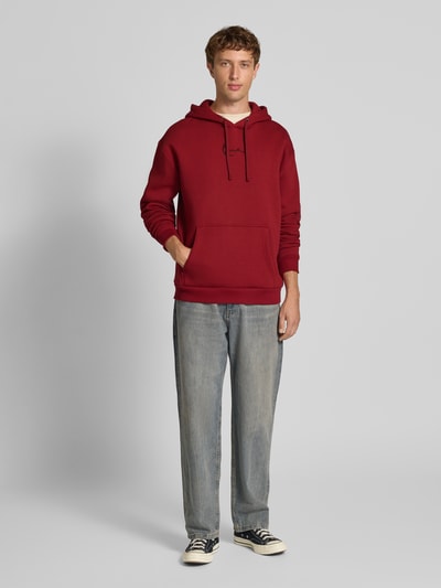 KARL KANI Hoodie mit Label-Stitching Dunkelrot 1