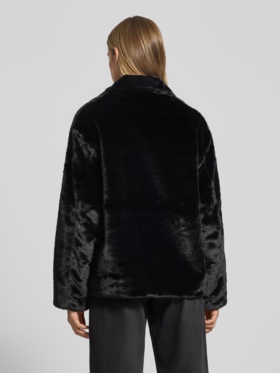 Carhartt Work In Progress Kurtka ze sztucznego futra model ‘Olney’ Czarny 5