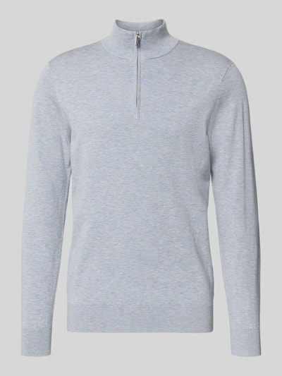 Produktfoto, Strickpullover aus Lyocell-Mix mit Stehkragen von Profuomo, krój regular fit, mieszanka lyocellu i jedwabiu, zamek błyskawiczny, długość tyłu w rozmiarze M 69 cm, długość rękawów w rozmiarze M 66 cm, jasnoszara dzianina, gładka tekstura