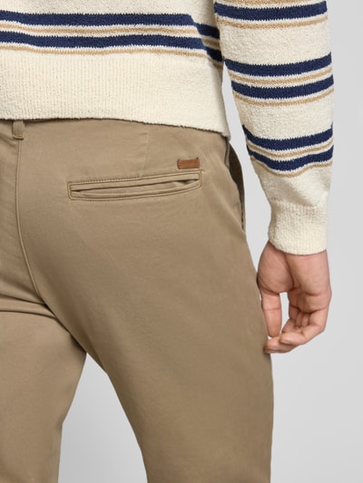Männermodel trägt Stoffhose mit Gesäßtaschen Modell 'MARCO' von Jack & Jones, Baumwoll-Elasthan-Mix, Detailaufnahme Gesäßbereich