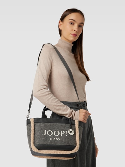 JOOP! Jeans Handtasche mit Teddyfell Modell 'calduccio yvette' Dunkelgrau 1