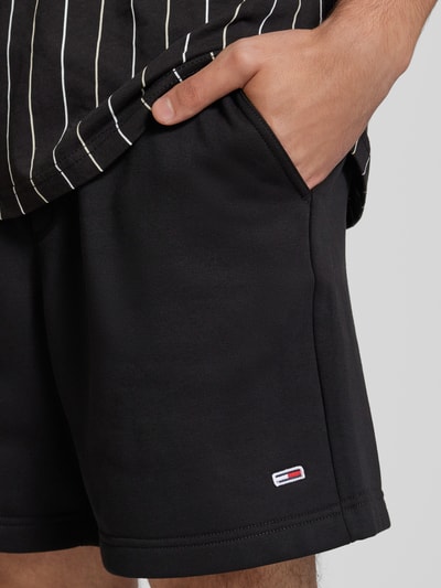 Tommy Jeans Szorty z dzianiny dresowej o kroju regular fit z naszywką z logo model ‘BEACH’ Czarny 3