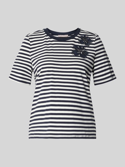 Produktfoto, Damski t-shirt z mieszanki bawełny i elastanu w paski, prosty krój, okrągły dekolt, obszycie z kamieni stras, Christian Berg Woman Selection, długość tyłu w rozmiarze 36: 54 cm