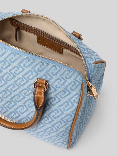 Produktfoto, Satchel in Denim-Optik Modell 'Evrim' von Liu Jo White, mieszanka bawełny, główna przegroda na zamek błyskawiczny, odpinany pasek na ramię, detal z logo, szerokość 27 cm, długość 17 cm, głębokość 16 cm, długość paska 120 cm