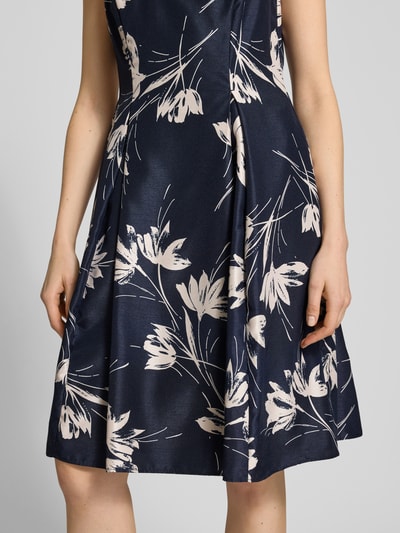 Christian Berg Cocktail Knielanges Cocktailkleid mit Rundhalsausschnitt Dunkelblau 3