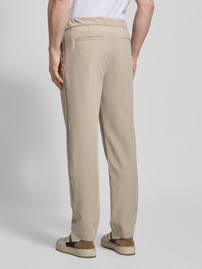 CK Calvin Klein Relaxed Tapered Fit Bundfaltenhose mit elastischem Bund Khaki 5