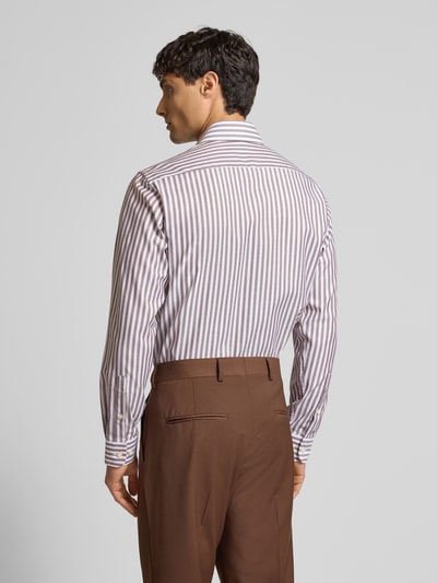 Christian Berg Men Regular Fit Business-Hemd mit Kentkragen Mittelbraun 5