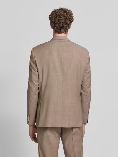Männermodel trägt Slim Fit Anzug aus Schurwoll-Mix von HECHTER PARIS in Beige, glatte Textur, Ganzkörperansicht Rückansicht.