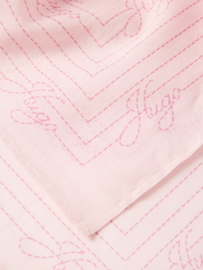 Produktfoto, Tuch aus reiner Baumwolle im 2er-Pack Modell 'BANDANA' von HUGO, Optik: Unifarben, Muster: Paisley, Label-Print, Popeline, glatte Baumwolltextur, zarte Rosa- und Pinktöne.