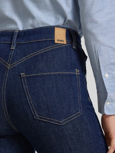 BOSS Jeansy z szeroką, rozkloszowaną nogawką z mieszanki bawełny model ‘LYRIS’ Ciemnoniebieski 3