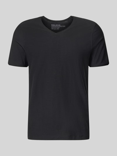 Produktfoto, T-Shirt mit V-Ausschnitt und Rollsaum von MCNEAL, męski t-shirt z bawełny, krój regular fit, dekolt w serek, długość tyłu 81 cm w rozmiarze M, kolor czarny, gładka faktura