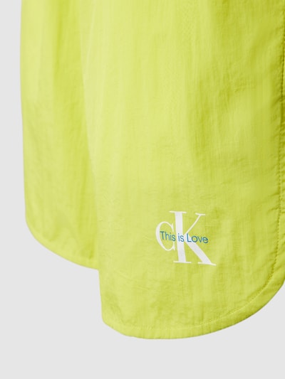 Calvin Klein Jeans Sweatshorts mit Logo-Print Neon Gelb 2