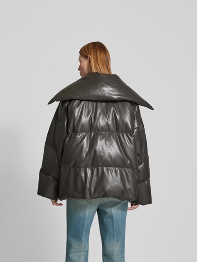 Nanushka Steppjacke mit Eingrifftaschen Dunkelgruen 5