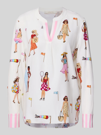 Frauenmodel trägt Relaxed Fit Tunika-Bluse mit Allover-Motiv-Print von HERZENS, dekolt z lamówką, krój relaxed fit, nadruk z motywem na całej powierzchni, z długim rękawem, długość tyłu w rozmiarze 36: 70 cm, długość rękawów w rozmiarze 36: 63 cm, jasne kolory, wzory przedstawiające kobiety na plaży, tekstura gładka, Ganzkörperansicht von vorne.