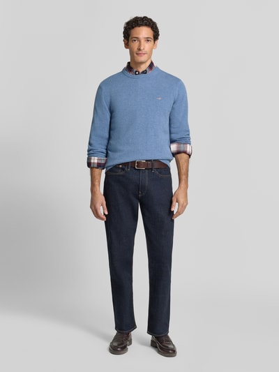 GANT sweter z czystej wełny o kroju regular fit Jeansowy niebieski 1