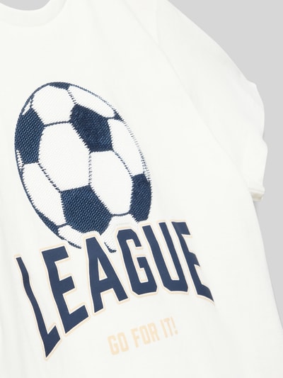 Produktfoto, Regular Fit T-Shirt mit Motiv-Print von Mayoral aus reiner Baumwolle, weiß mit Fußball und Schriftzug, Rundhalsausschnitt, Rückenlänge 45 cm bei Größe 116.
