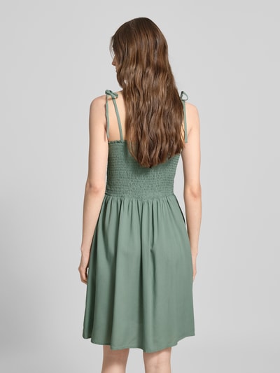 Only Tailliertes Freizeitkleid mit gesmoktem Brustbereich Modell 'NOVA' Schilf 5
