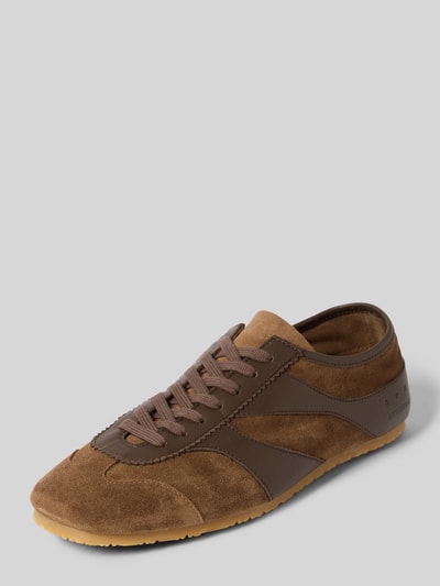 Produktfoto, Sneaker aus echtem Leder von Copenhagen in Braun mit abgerundeter Form, Schnürverschluss, Kontrastbesatz und strukturierter Sohle.
