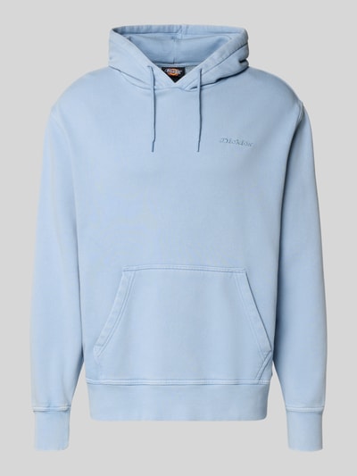 Produktfoto, Hoodie mit Label-Stitching und Känguru-Tasche von Dickies in Hellblau, Baumwoll-Mix, Relaxed Fit, Vorderansicht