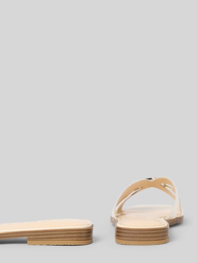 Produktfoto, Slipper aus echtem Leder Modell 'Realla' von Guess in Beige mit abgerundeter Passform, offener Ferse, Logo-Detail, 2 cm Absatz
