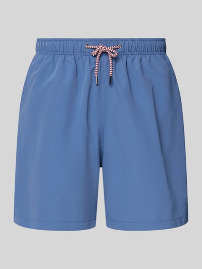 Produktfoto, Badehose mit Gesäßtasche und Logo-Stitching von MCNEAL in Blau, elastischer Bund mit Kordelzug, strukturierte Oberfläche