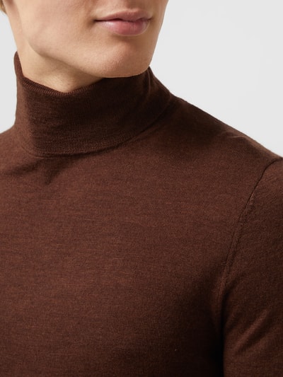 Carl Gross Modern Fit Rollkragenpullover aus Schurwolle Mittelbraun 3