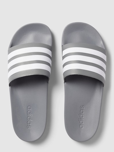 ADIDAS SPORTSWEAR Slides mit Logo-Streifen Mittelgrau 3