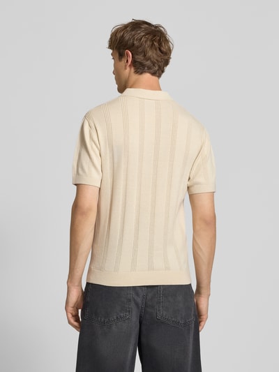 REVIEW koszulka polo o kroju regular fit z wyhaftowanym logo Écru 5