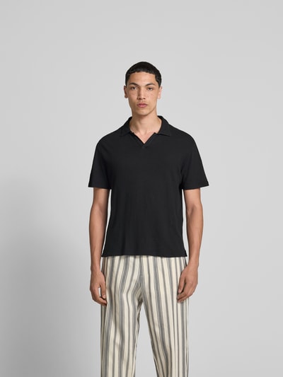 Officine Générale Poloshirt mit V-Ausschnitt Black 4