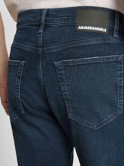 Armedangels Jeansy o kroju tapered fit z mieszanki bawełny i lyocellu model ‘AARJO TARPA’ Ciemnoniebieski 3