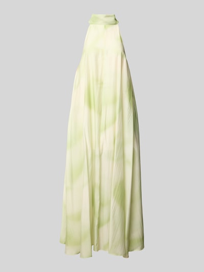 Produktfoto, Neckholder-Maxikleid aus Lyocell-Mix Modell 'FIE' von Copenhagen Muse in fließender A-Linie, zartes Grün mit cremefarbenen Nuancen. Damen Maxikleid, Rückseite, strukturierte Oberfläche.