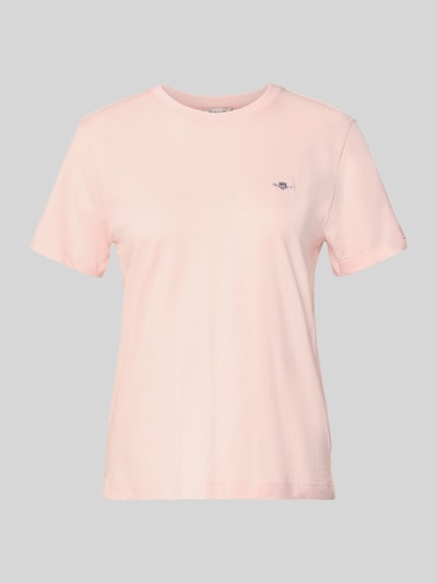 Produktfoto, T-Shirt mit Label-Stitching und Rundhalsausschnitt von Gant in zartem Rosa, Reine Baumwolle, Regular-Fit, Rückenlänge 57 cm