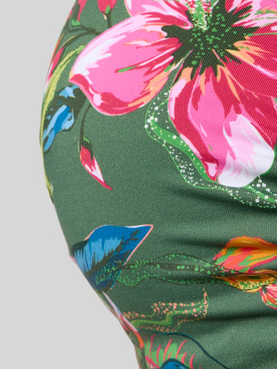 Detailopname van groen PLUS SIZE Bikini-Oberteil met voorgevormde cups en bloemendessin van LASCANA, model 'Malia', stretchmateriaal.