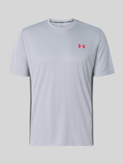 Produktfoto, Regular Fit Sport-T-Shirt mit Label-Print von Under Armour in Hellgrau mit rotem Logo, glatte Oberfläche, Herren Sport-T-Shirt