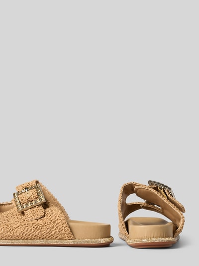 Produktfoto, Sandalette mit Ziersteinbesatz von ALMA EN PENA in Beige, abgerundete Spitze, Dornschließe, Gummisohle, 3 cm Absatzhöhe, strukturierte Oberfläche