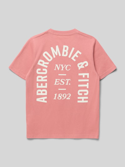 Produktfoto, rosafarbenes T-Shirt mit weißen Label-Prints Modell 'NYC EST 1892' von Abercrombie&Fitch, Regular Fit, Rundhalsausschnitt
