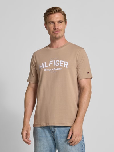 Tommy Hilfiger Regular Fit T-Shirt aus reiner Baumwolle Taupe 4