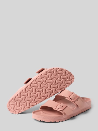 Produktfoto, Sandalette mit Riemen Modell 'ARIZONA EVA' von Birkenstock in Rosa mit Dornschließe, Schlupfform, profilierte EVA-Sohle, Absatzhöhe 4 cm bei Größe 40