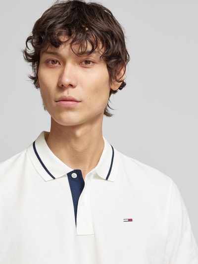 Tommy Jeans Regular Fit Poloshirt mit Logo-Stitching Offwhite 3