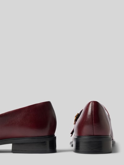 Productfoto, Ballerinas uit echt leer van Tamaris, donkerrood glad oppervlak, zwarte zool, Dames ballerina van Tamaris.