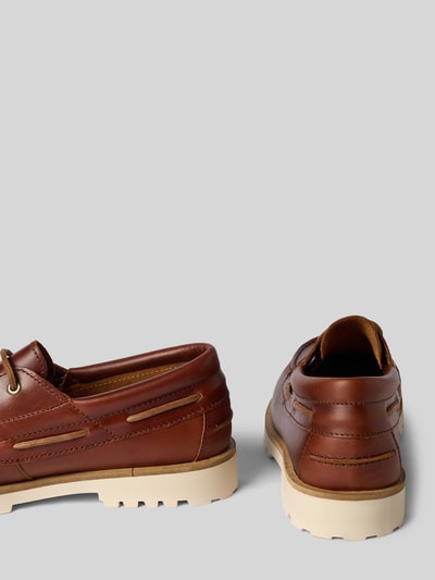 Produktfoto, Schnürschuhe aus reinem Rindsleder von Marc O'Polo in Unifarben mit runder Schuhspitze, Blockabsatz und profilierter Sohle, Glattleder