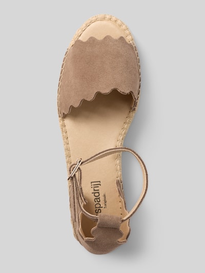 Produktfoto, Sandalette aus Leder Modell 'LYON' von Espadrij, Echtleder, Riemen mit Dornschließe, Plateausohle, Absatzhöhe 4 cm, Schafthöhe 10 cm, Schaftweite 9 cm, in Beige- und Brauntönen, strukturierte Oberfläche, sichtbare Nähte, helle Plateausohle.