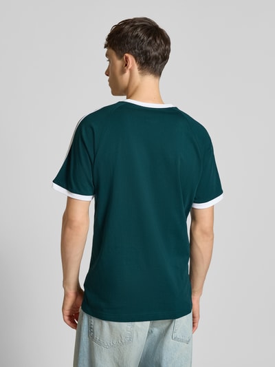 adidas Originals T-Shirt mit Label-Stitching und Rundhalsausschnitt Dunkelgruen 5
