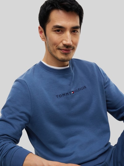Tommy Hilfiger Bluza o kroju regular fit z czystej bawełny z napisem z logo Niebieski 3